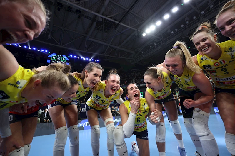 Kadınlar Voleybol Şampiyonlar Ligi İzle